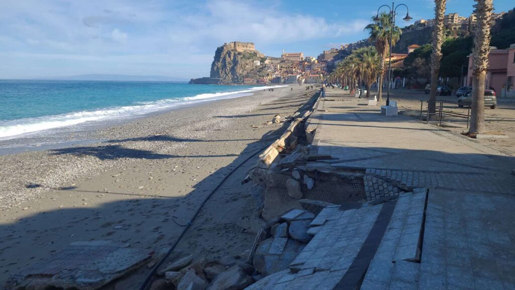 mareggiata scilla calabria