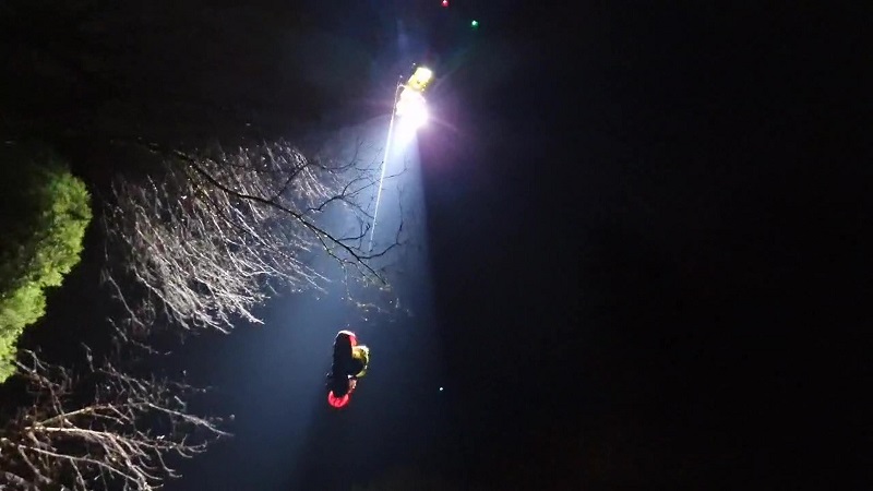 La speleologa Ottavia Piana estratta dalla grotta