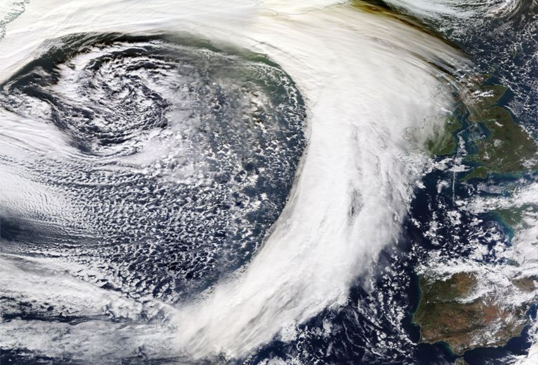 Allerta Meteo, ciclogenesi esplosiva: maltempo straordinario alle porte dell’Europa
