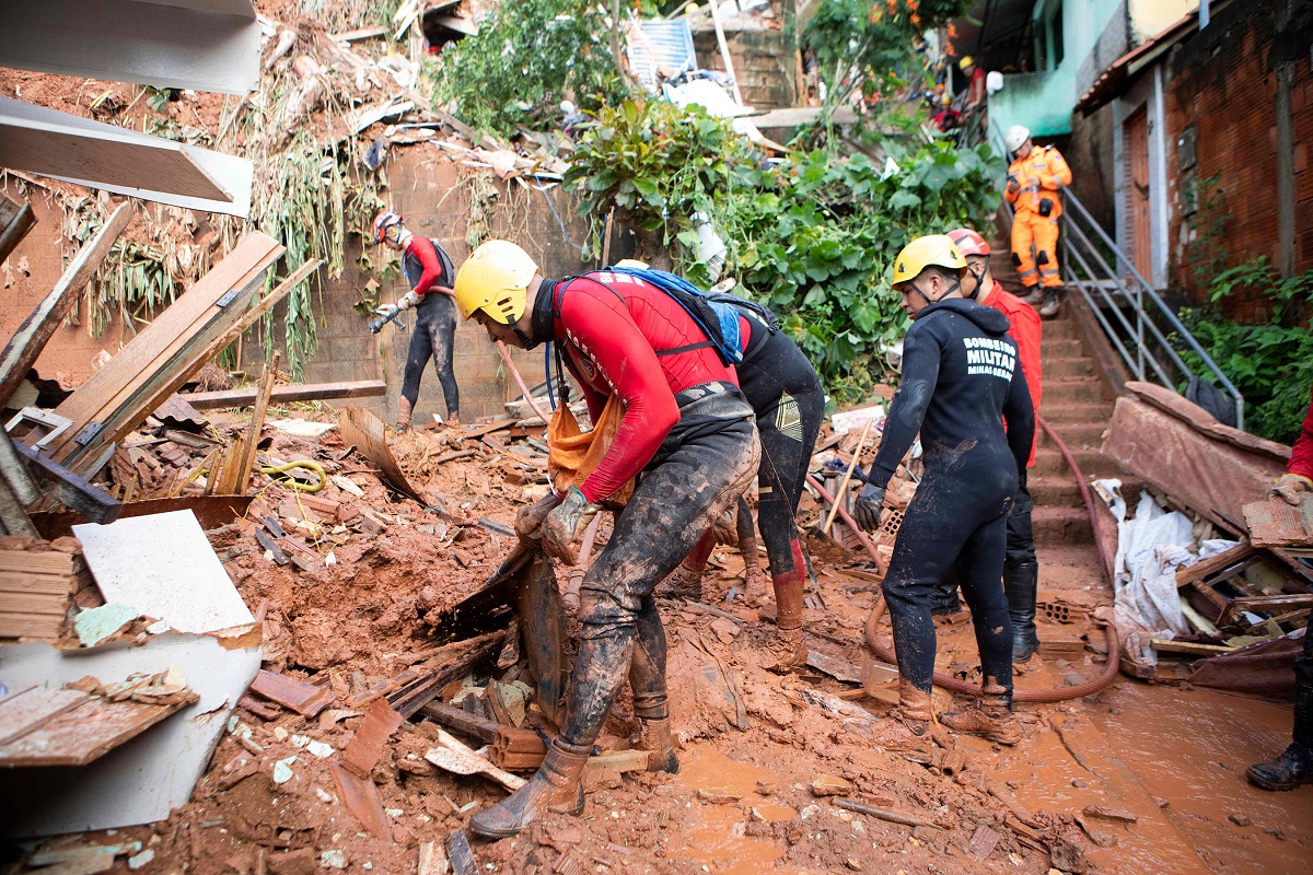 Maltempo in Brasile: almeno 10 morti causati da frane