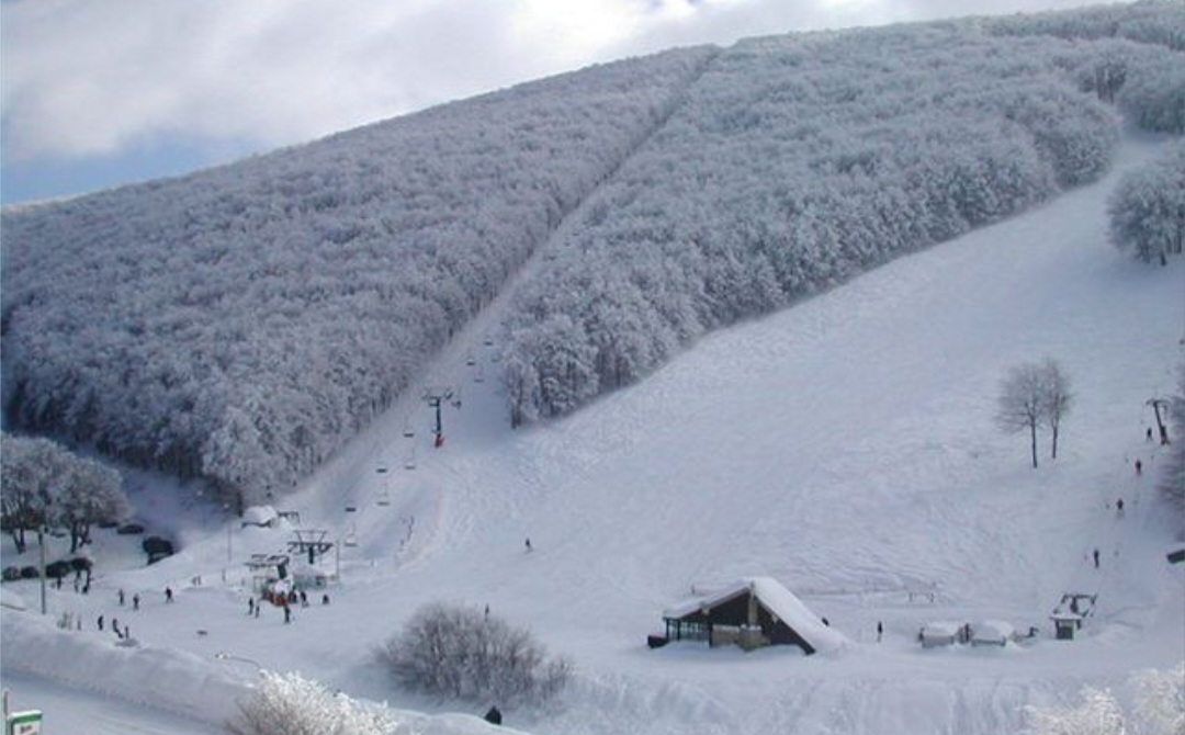 Allerta Meteo, weekend gelido sull’Abruzzo: nevicate previste su Gran Sasso, Velino e Maiella