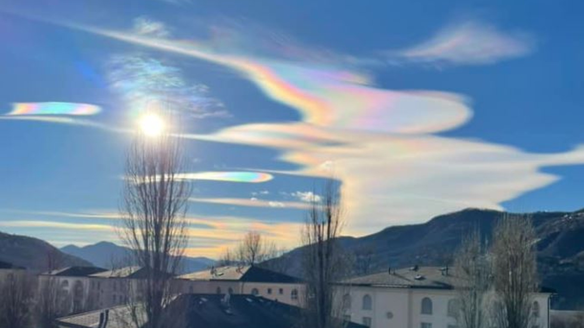 Le nubi madreperlacee: spettacolo stratosferico e segnale climatico