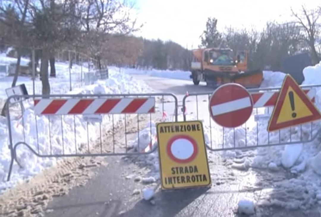 Strada chiusa per Passolanciano