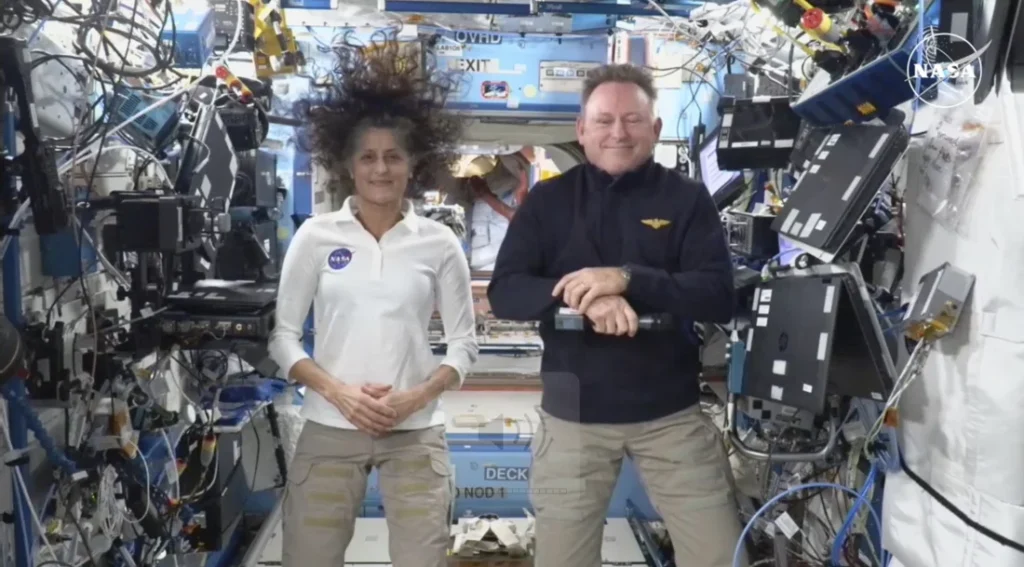 astronauti abbandonati spazio starliner