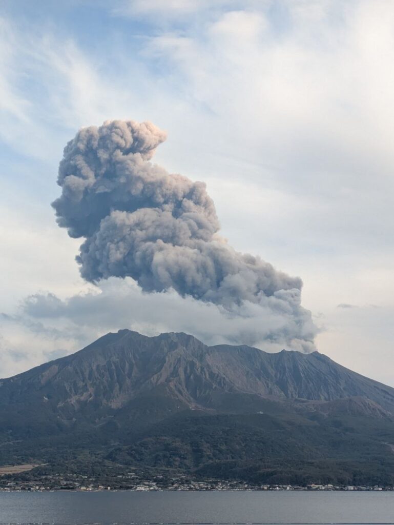 eruzione vulcano Sakurajima giappone