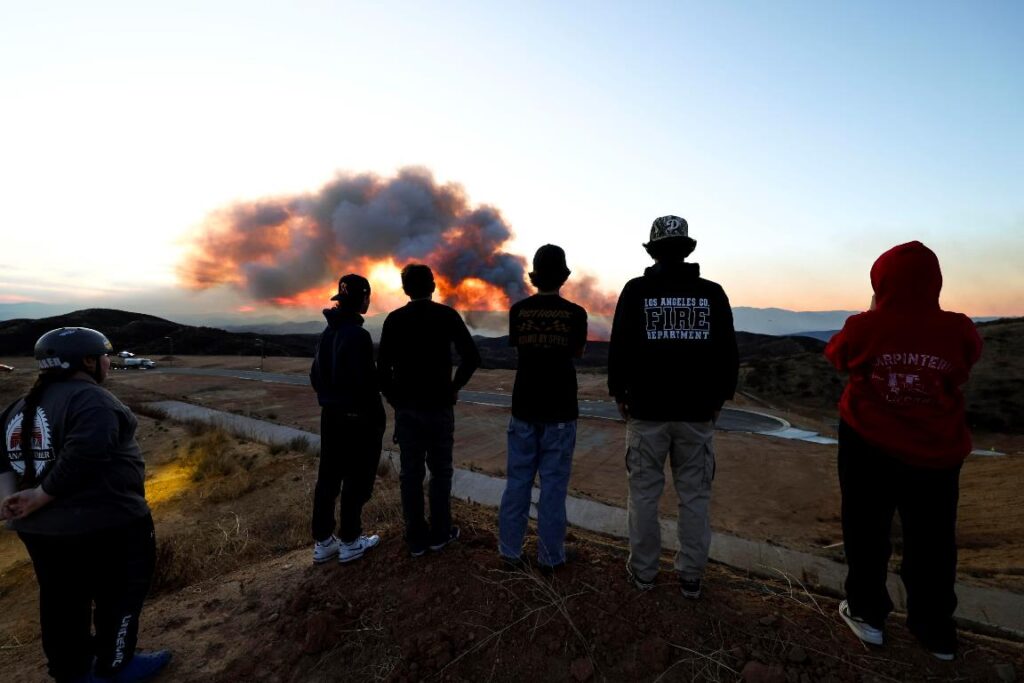 hughes fire incendio los angeles santa clarita