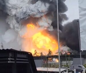 incendio giacarta indonesia