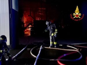 incendio novedrate comasco