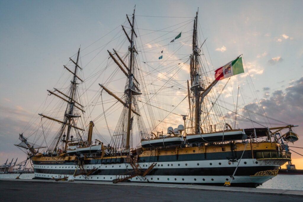 nave amerigo vespucci