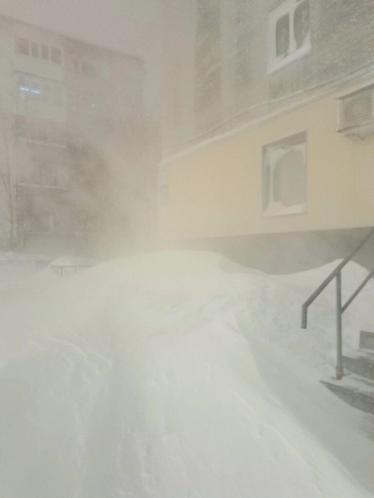 neve Murmansk Russia