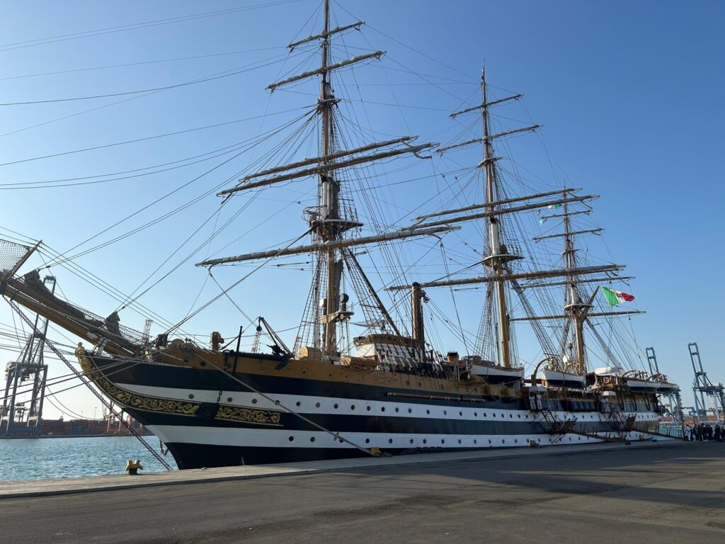 nave amerigo vespucci