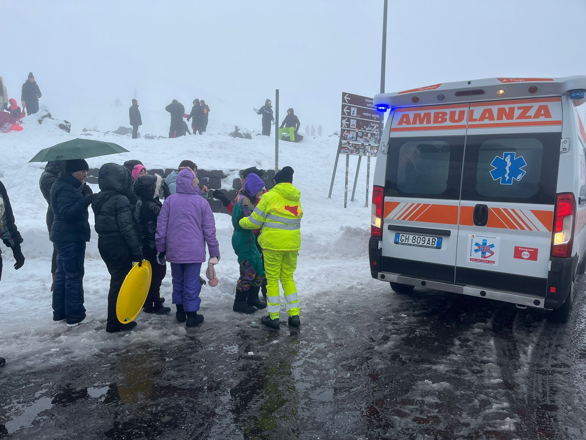 Neve Etna, incidenti sulle piste: 8 sciatori soccorsi dalla Polizia