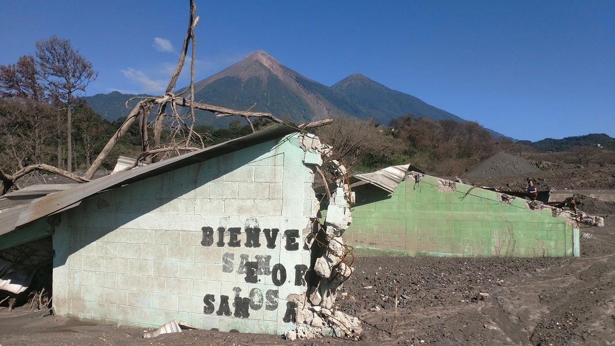 I ricercatori INGV sui vulcani del Guatemala per l’esperimento BACIO