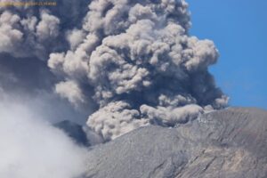 vulcano kanlaon filippine eruzione