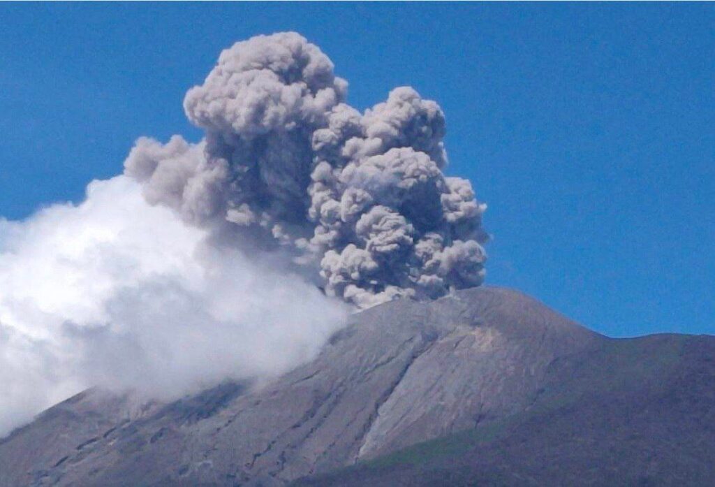 vulcano kanlaon filippine eruzione