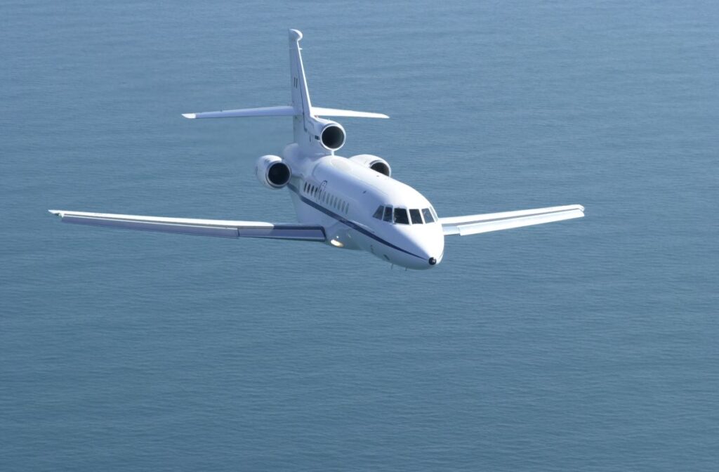 Falcon 900