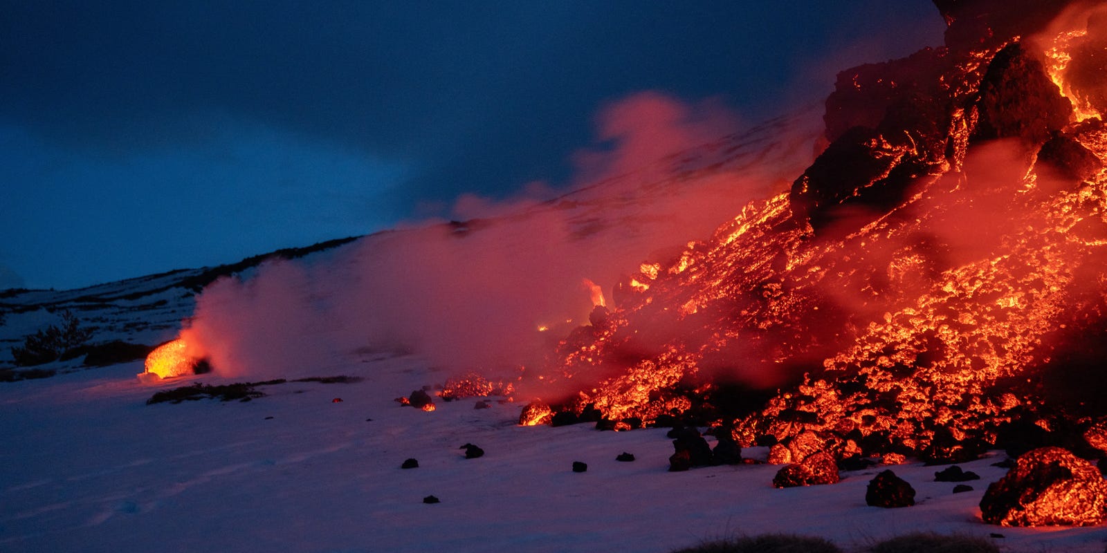 Lo spettacolo crudele dell’Etna: il fascino delle eruzioni e il sacrificio della natura