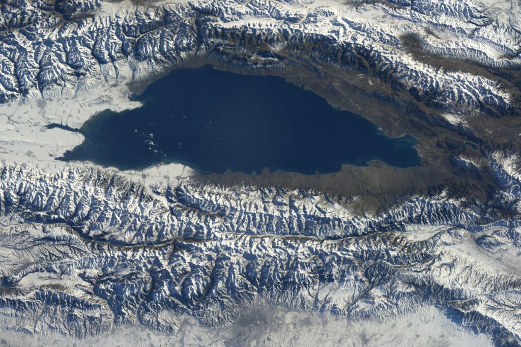 Kirghizistan lago iss vagner