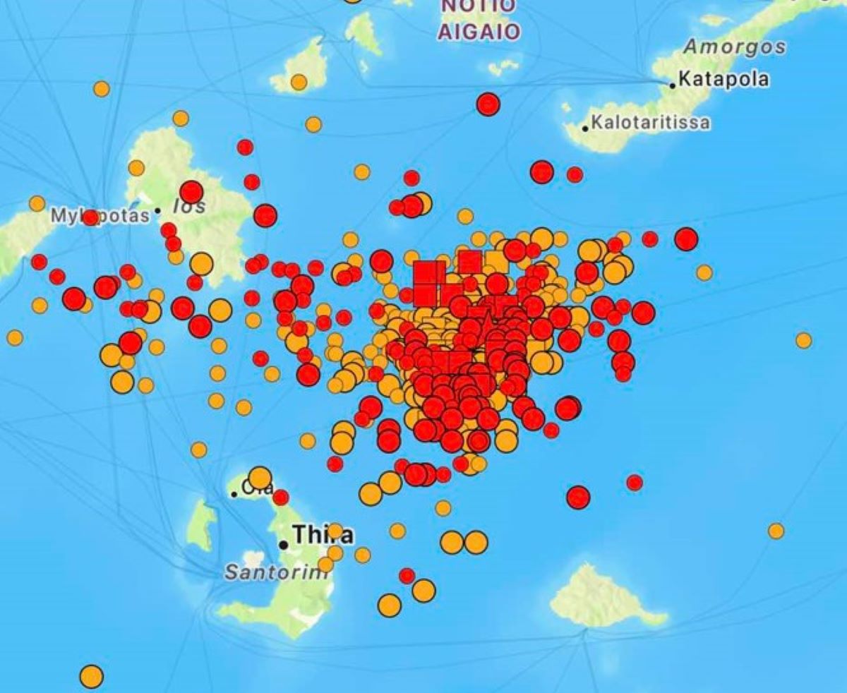 Terremoto di magnitudo 5.0 tra Santorini e Amorgos: la scossa avvertita nell’Egeo e nelle coste della Turchia | DATI e MAPPE
