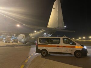bimbo pericolo vita bari roma aeronautica militare (1)