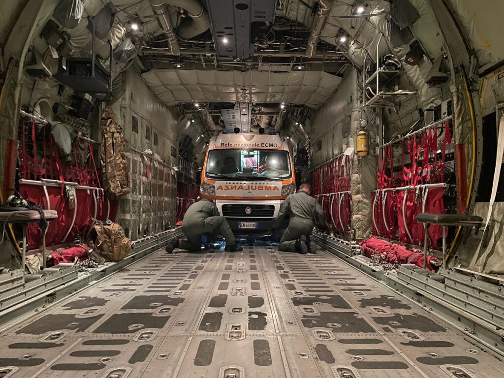 bimbo pericolo vita bari roma aeronautica militare