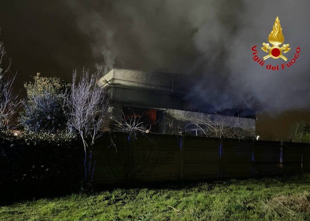 incendio Caronno Pertusella