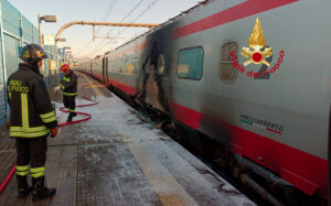 incendio treno lastra a signa