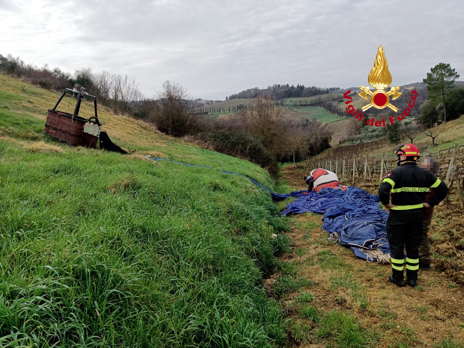 Brusco atterraggio per una mongolfiera: soccorse 4 persone nel Fiorentino