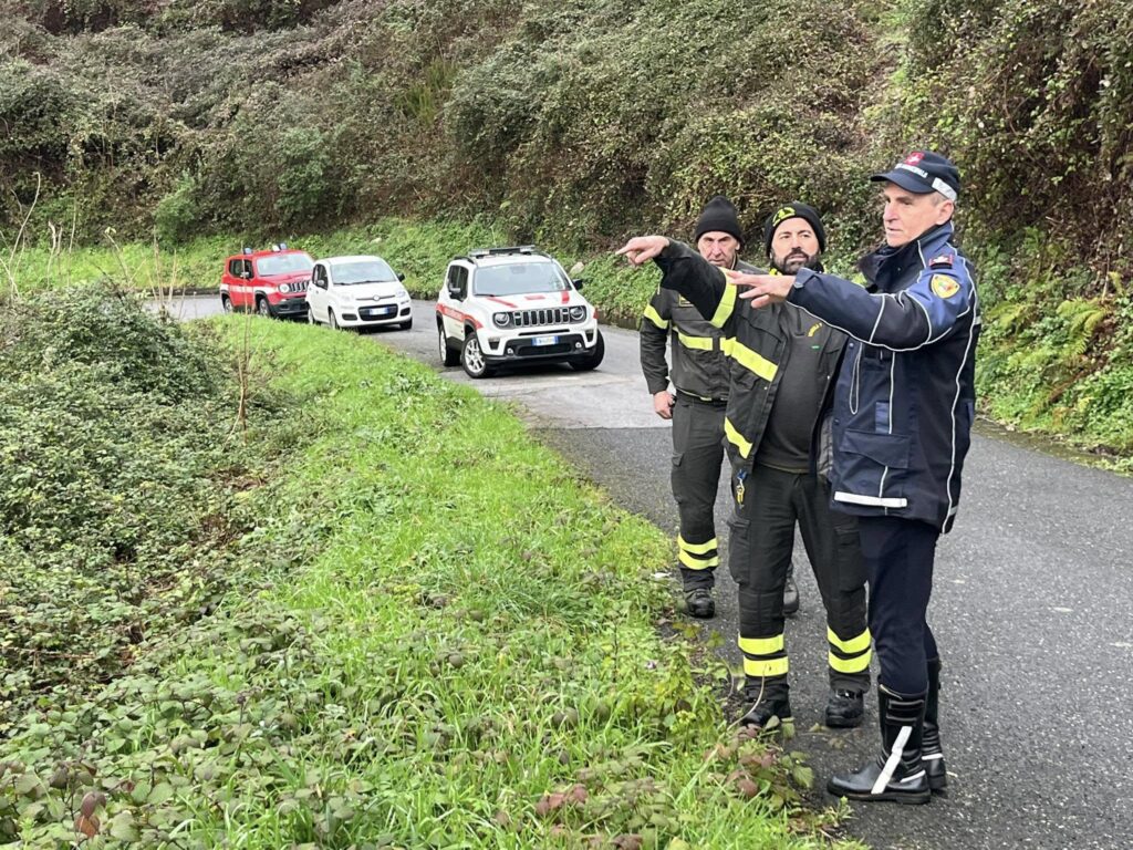 maltempo massa carrara toscana oggi frana