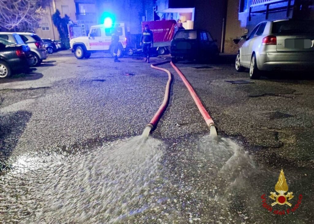 maltempo sicilia calabria vigili del fuoco