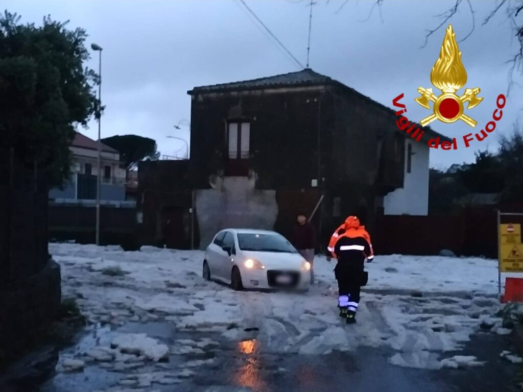 san giovanni la punta grandinata maltempo sicilia