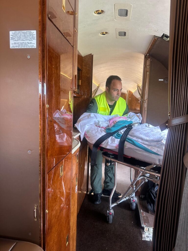 Bimba trasportata Roma