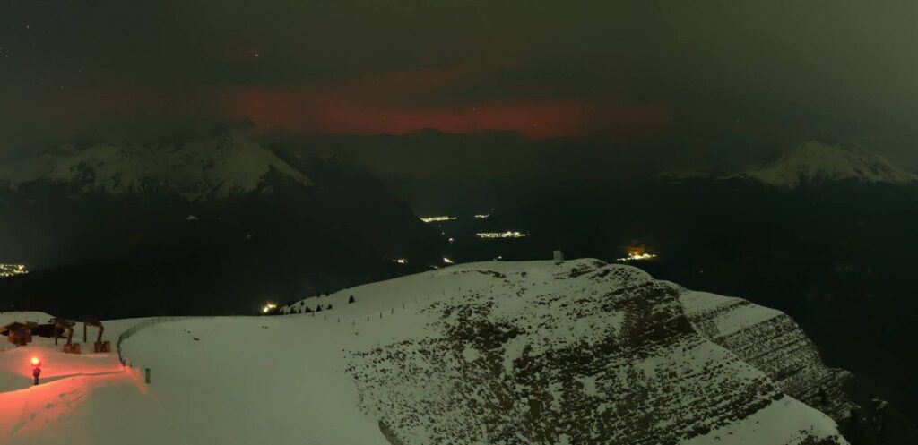 aurora boreale Alpi italia