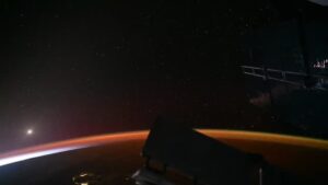 aurora boreale parata pianeti stazione spaziale
