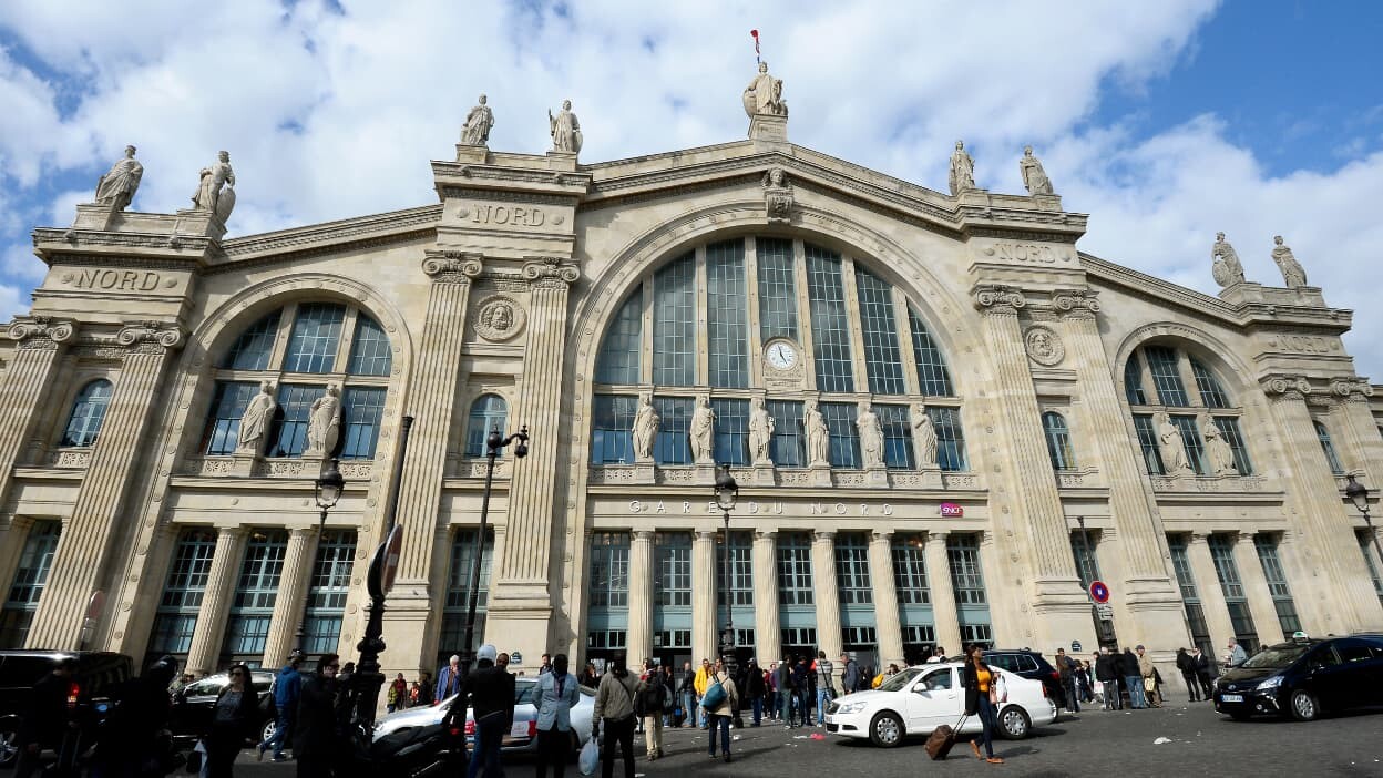 Parigi, scoperta bomba della II Guerra mondiale a Gare du Nord: stop ai treni