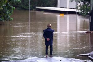 ciclone alfred australia