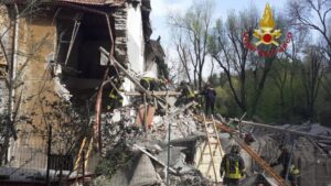 esplosione roma oggi