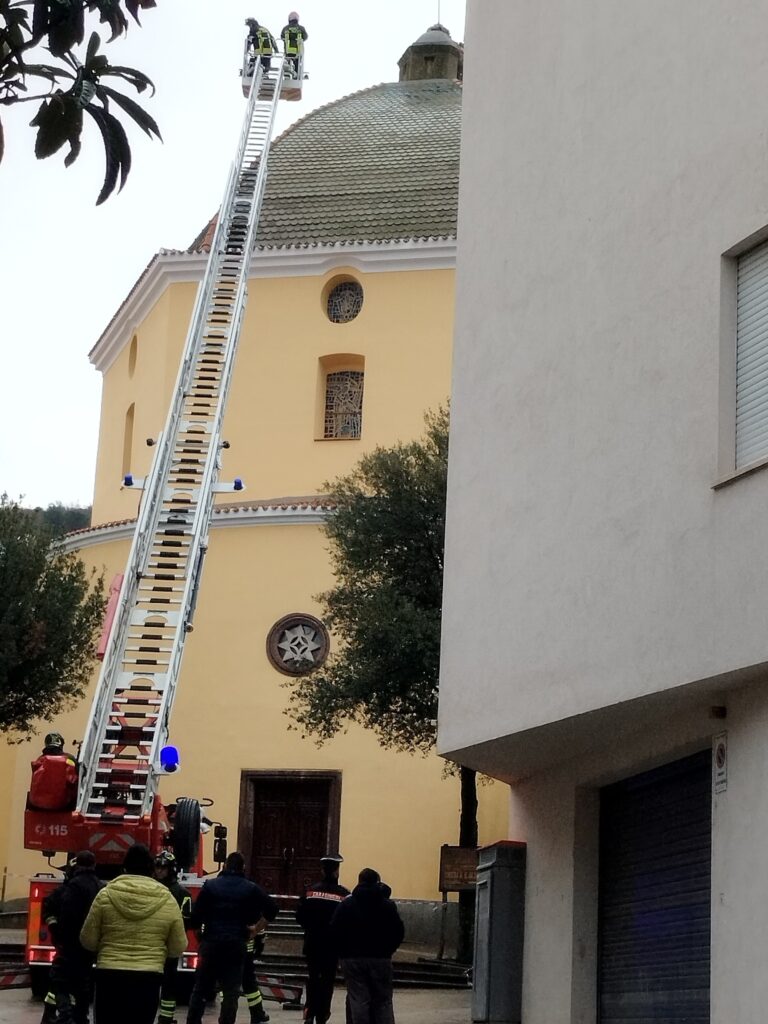 fulmine chiesa mamoiada sardegna