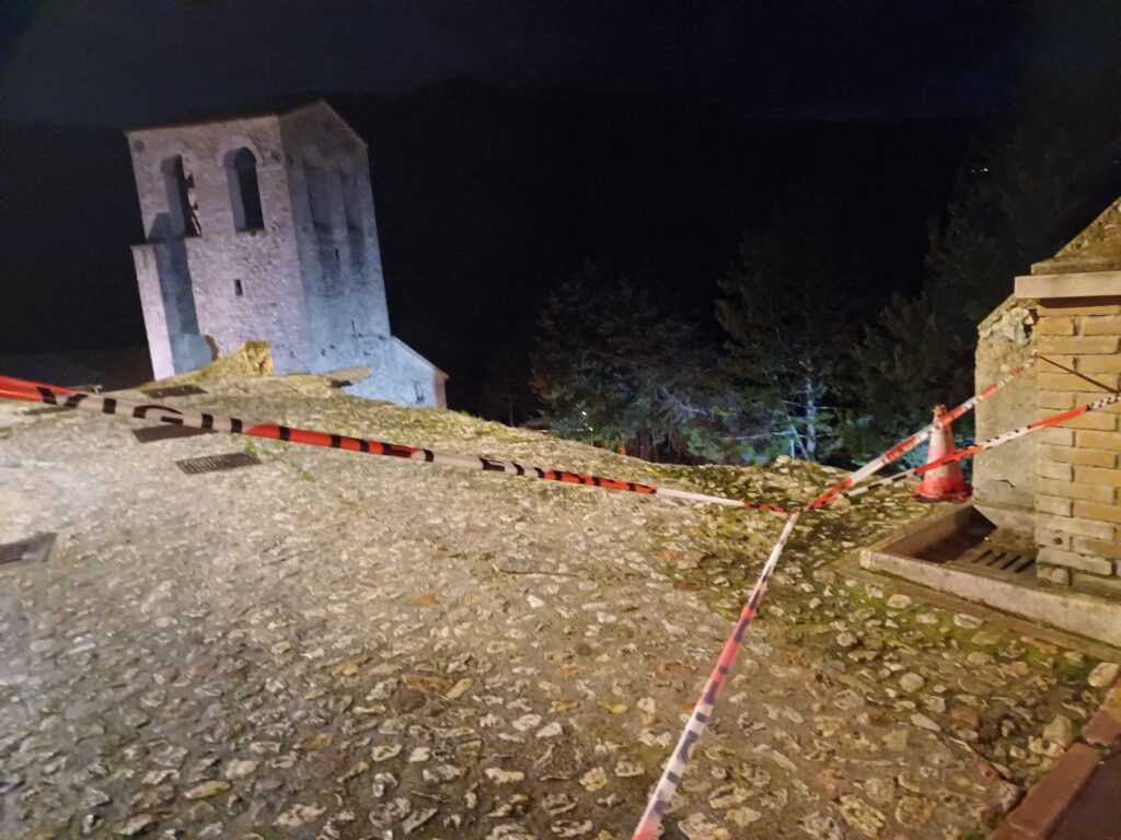 maltempo crollo umbria muro Vallo di Nera
