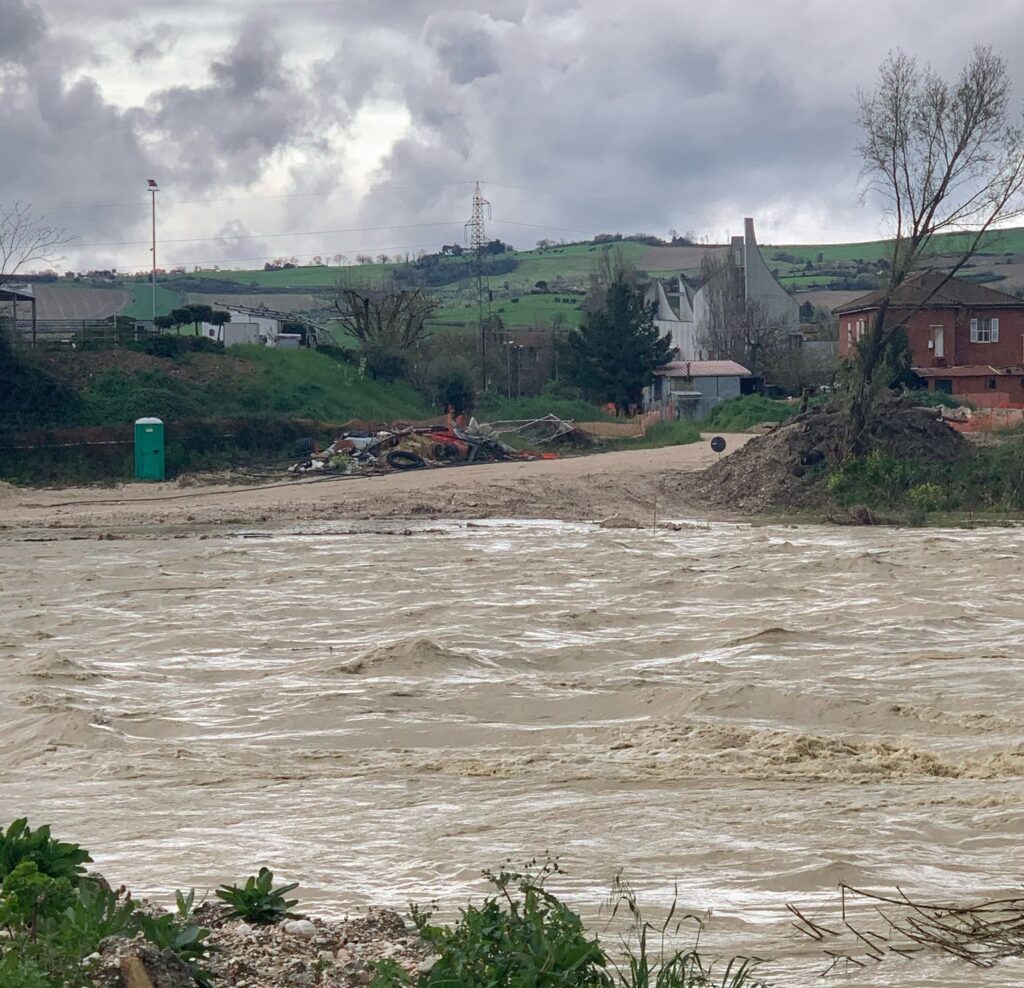 maltempo marche ancona jesi fiume Esino