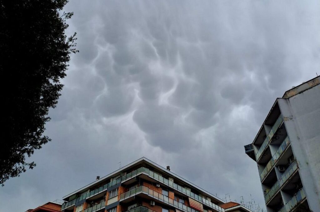 maltempo mammatus roma