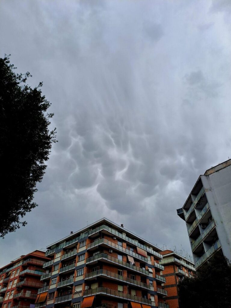 maltempo mammatus roma