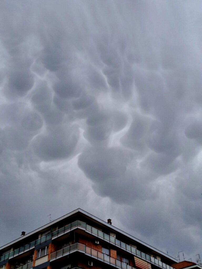 maltempo mammatus roma