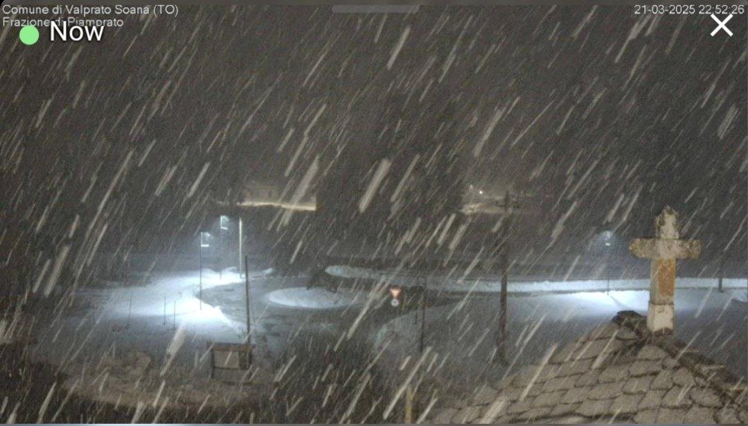 Maltempo, il Ciclone Martinho è arrivato nella notte: forti piogge in Liguria, bufere di neve in Piemonte | LIVE
