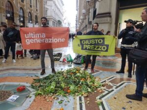 protesta ultima generazione milano