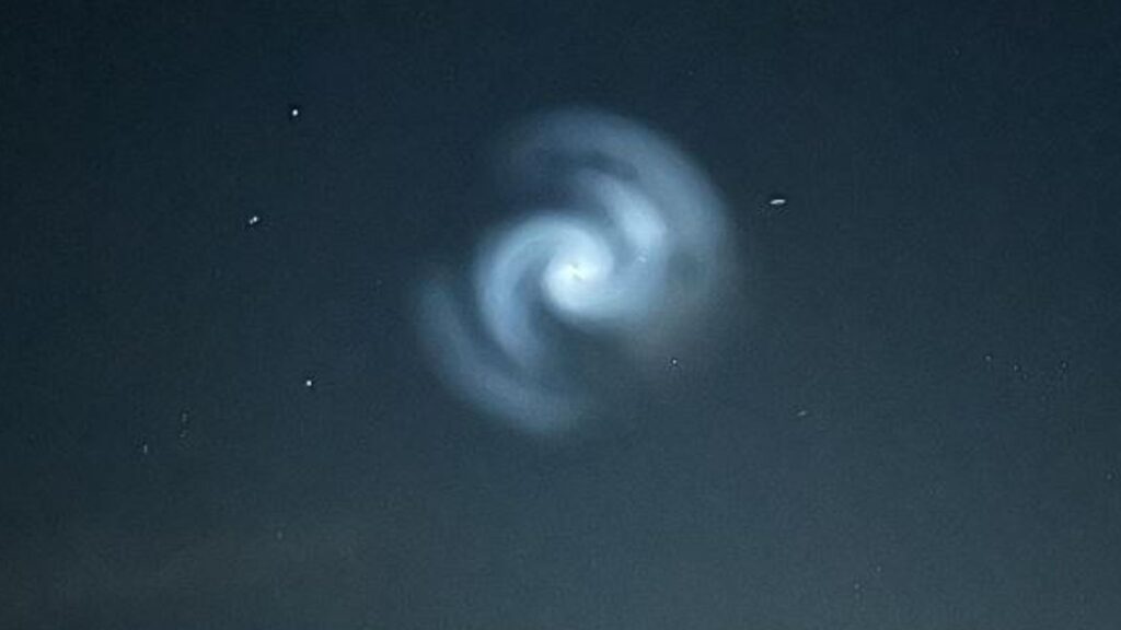 spirale blu cielo