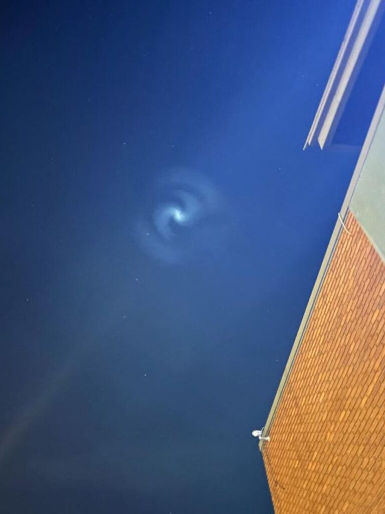 spirale blu cielo