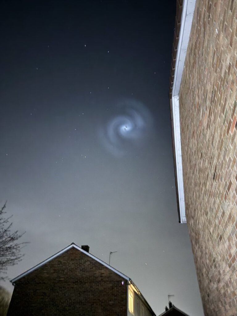 spirale blu cielo