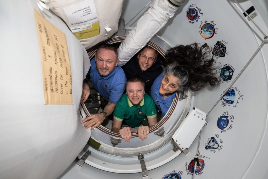 stazione spaziale rientro astronauti bloccati iss wilmore williams