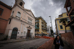 terremoto campi flegrei danni